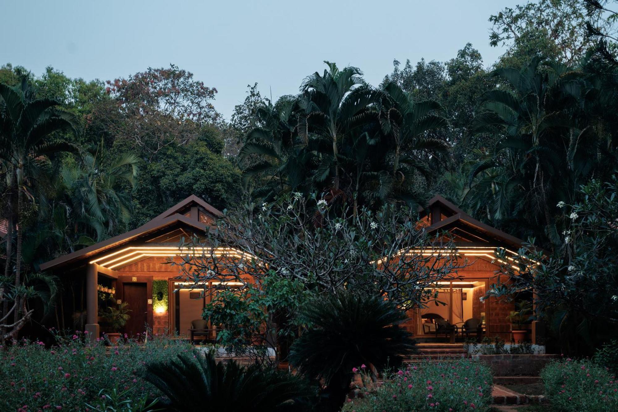 Sai Vishram Beach Resort Bainduru Eksteriør bilde