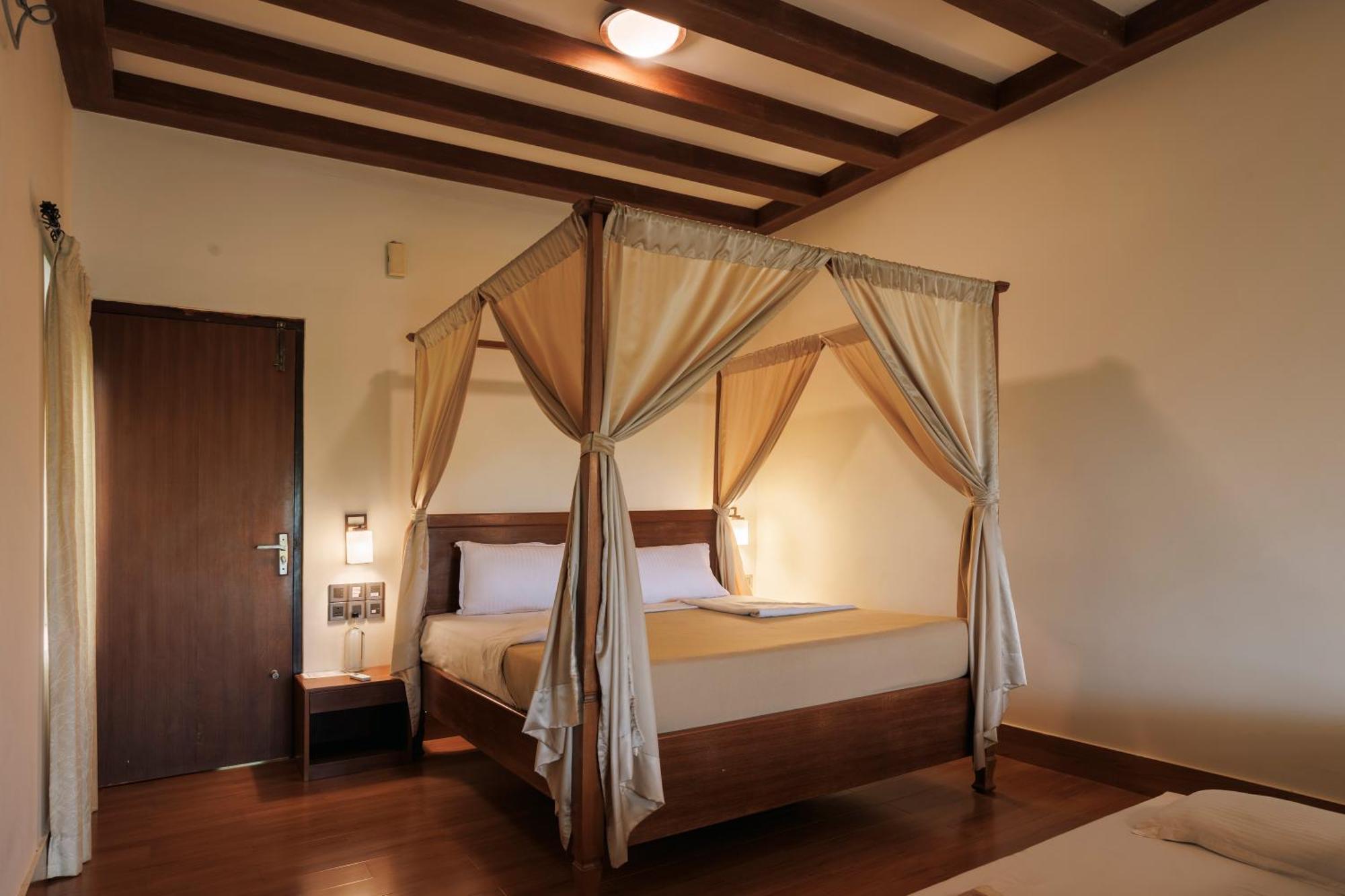 Sai Vishram Beach Resort Bainduru Eksteriør bilde