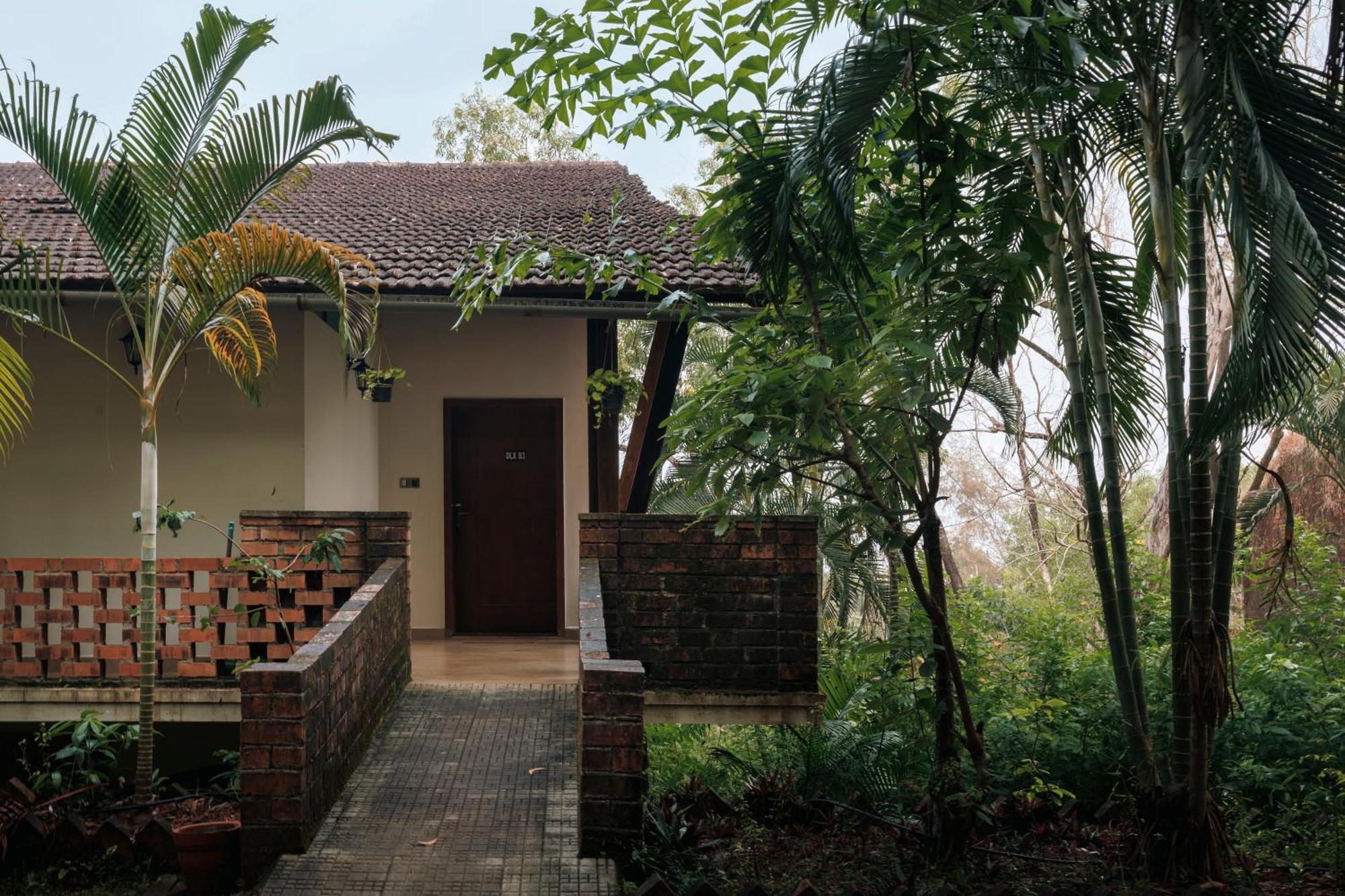 Sai Vishram Beach Resort Bainduru Eksteriør bilde