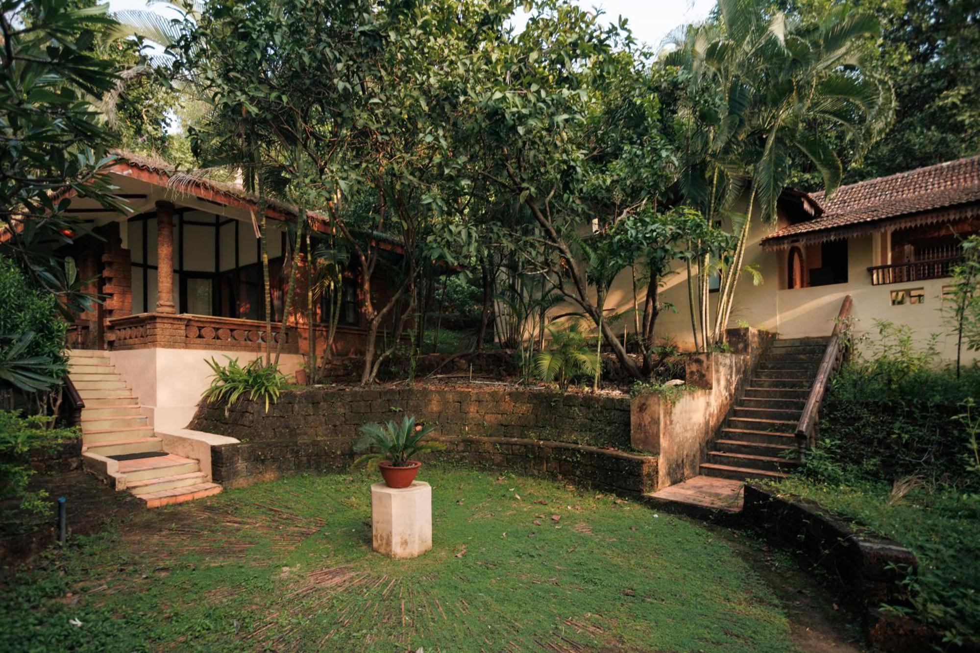 Sai Vishram Beach Resort Bainduru Eksteriør bilde